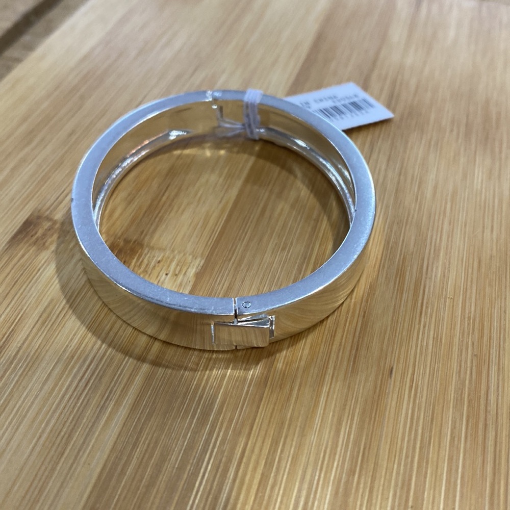 J.CREW Classic Silver Bangle Bracelet • BEST GIFT EVER  💫
